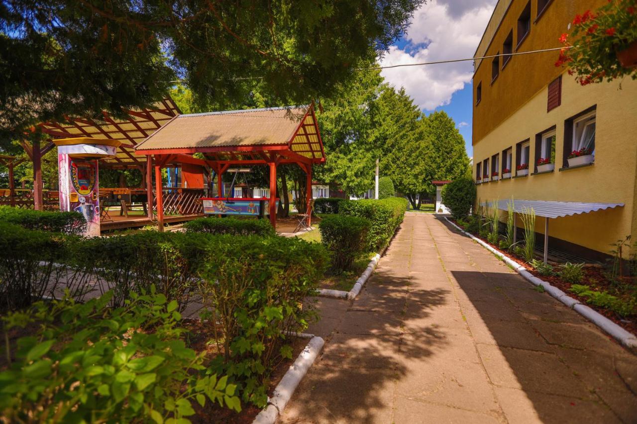 מלון Jedwabno Osrodek Wypoczynkowy Dolomity מראה חיצוני תמונה